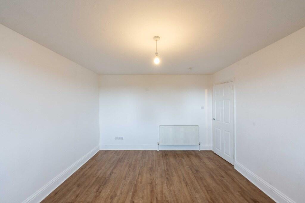 Apartment in Motherwell, North Lanarkshire - View 5