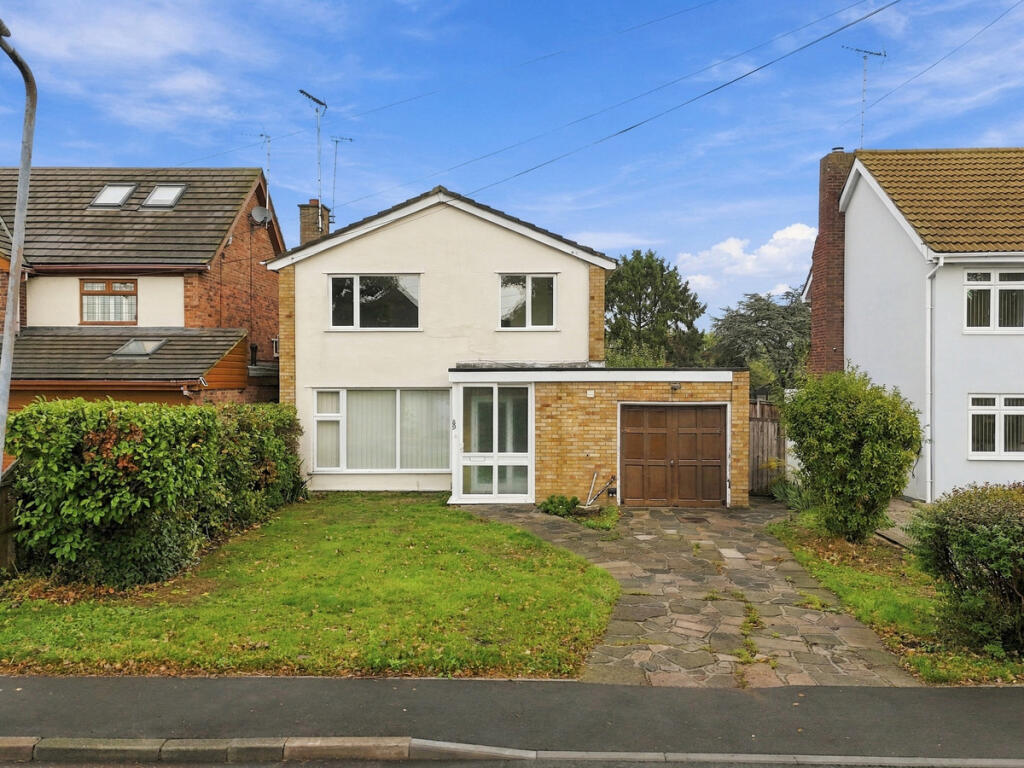 3 Bedroom Detached in SS9 5QU