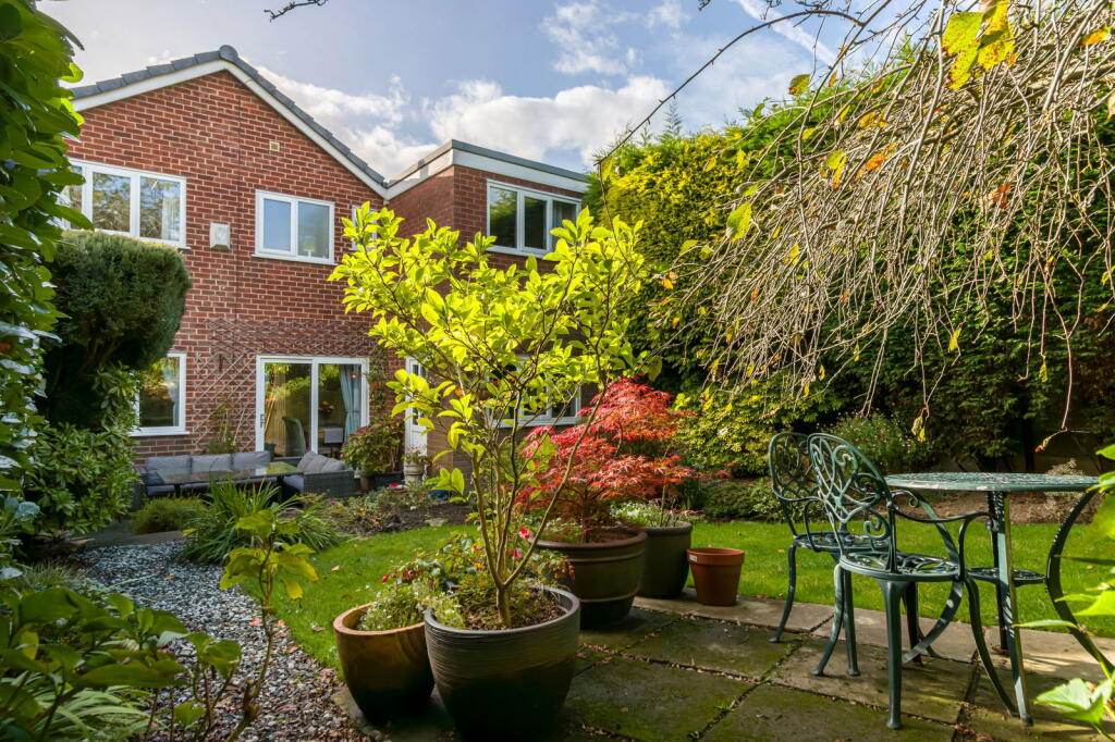Rufford Close, Ashton-Under-Lyne, Lancashire photo 4