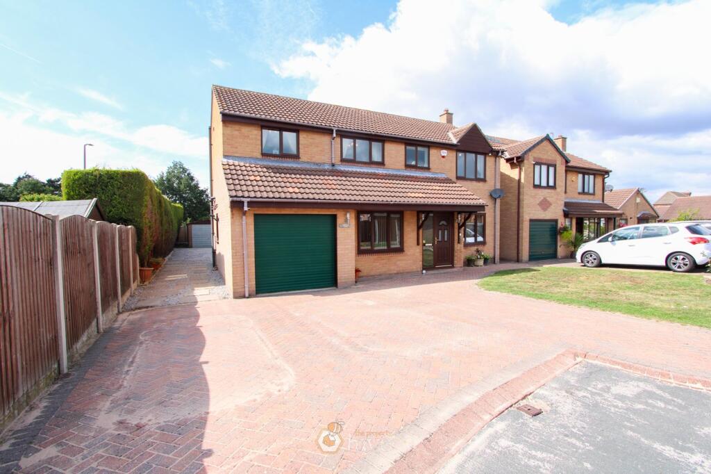 4-bed detached on Stonegate Close, Blaxton, Doncaster, DN9, £370,000