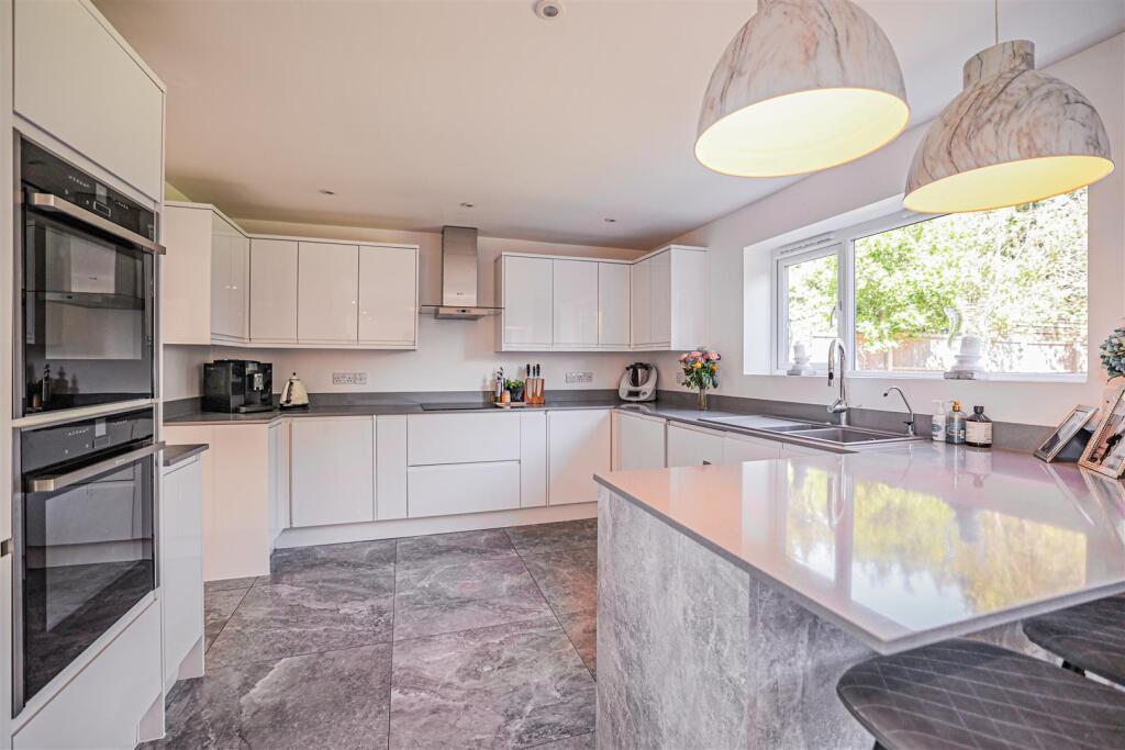 House in Dacorum, Leverstock Green - View 6