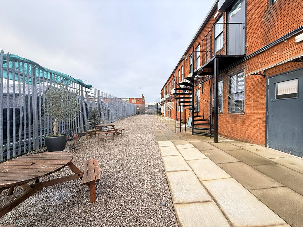 Farrow House_office to let-12.png