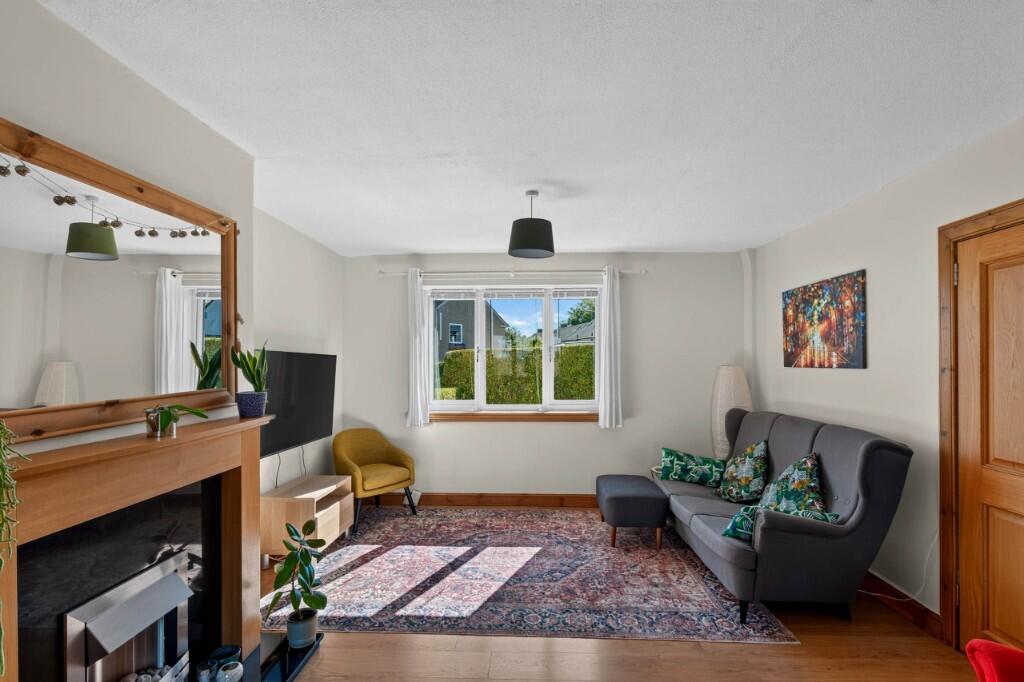 132 Walter Scott Avenue, Edinburgh, EH16 photo 4