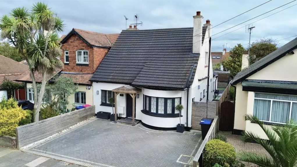 4-bed house on Blenheim Crescent, Leigh on Sea, £530,000