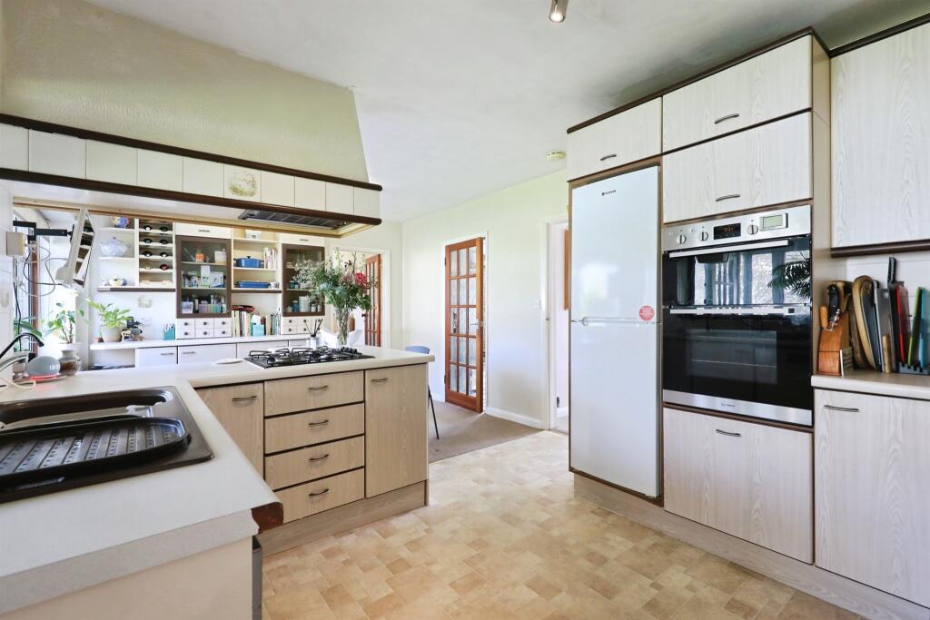 Mountford Close, Wellesbourne, Warwick - View 5
