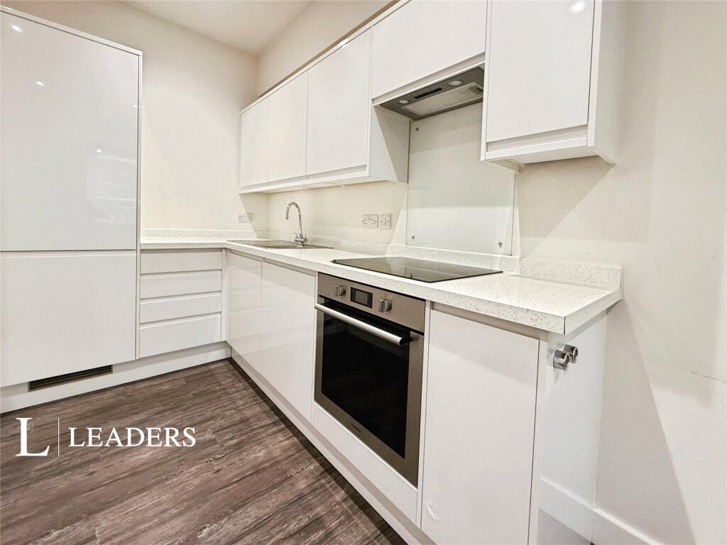 Apartment in Worthing, West Sussex - View 2