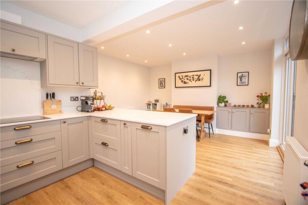 Chollacott Close, Tavistock, PL19 photo 4