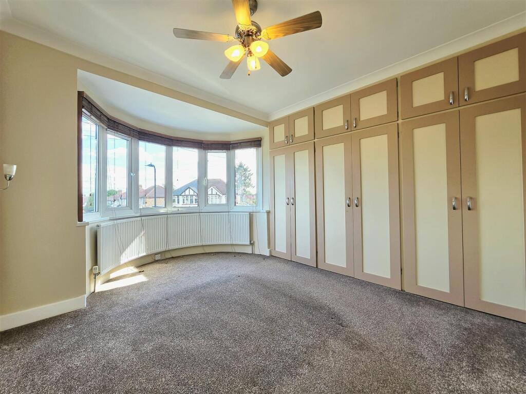 Apartment in Southall - View 5