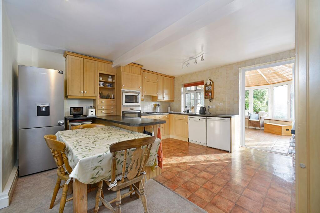 House in Waverley, Cranleigh - View 3