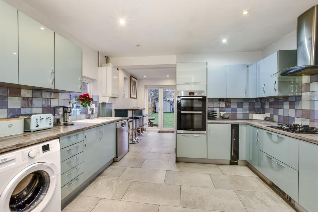 Ludlow Way, Croxley Green, Rickmansworth, WD3 photo 3