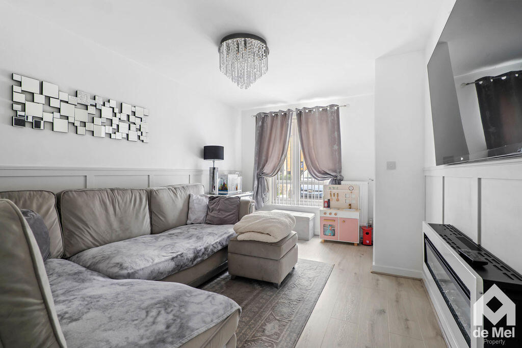 Ruby Avenue, Bishops Cleeve, Cheltenham, GL52 photo 4