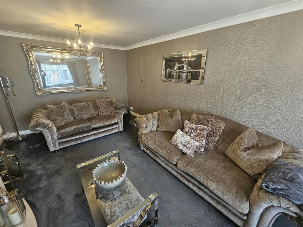 House in Cardiff, Caerau - View 3