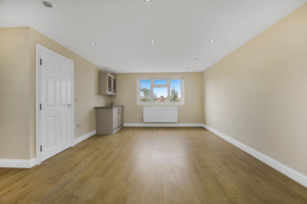 House in Ilford - More