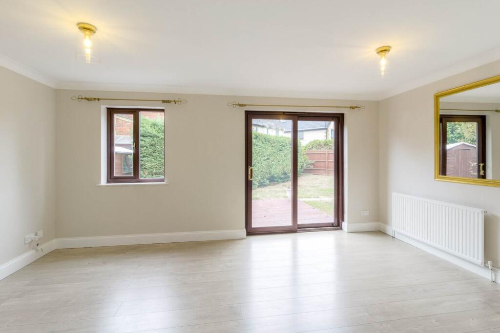 House in Milton Keynes, Willen, Campbell Park - View 5