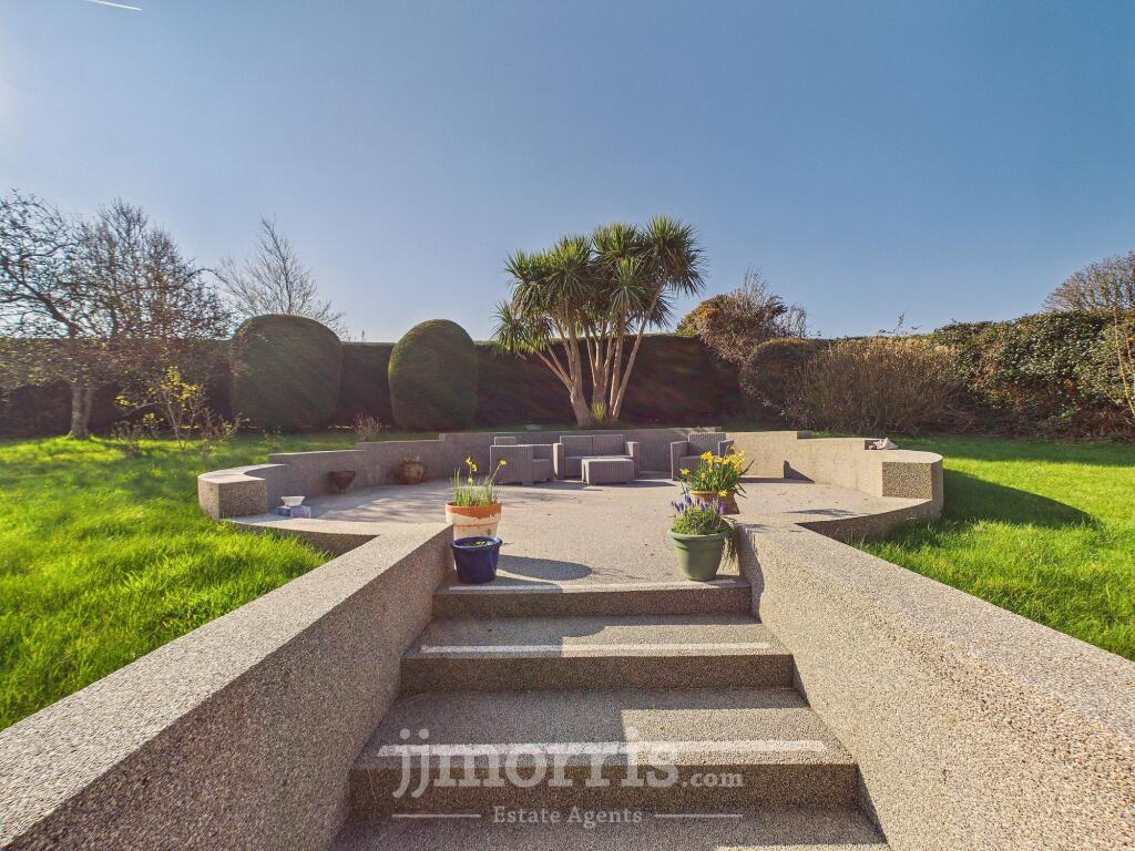 Greenside, 1 Maes y Cnwce, Newport, SA42 0RS photo 4