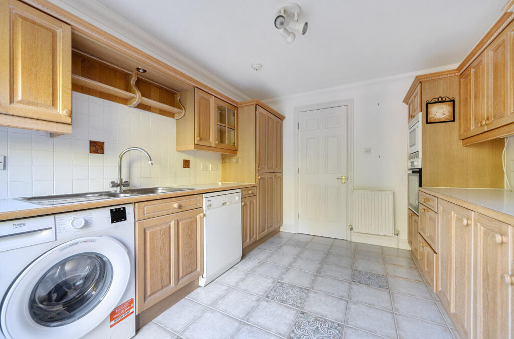 Apartment in Maidenhead, Fishery - More