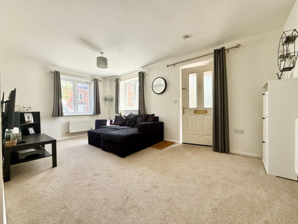 Apartment in Gloucester - View 4