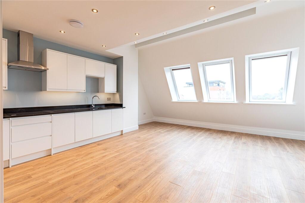Apartment in Newbury, West Berkshire - View 3