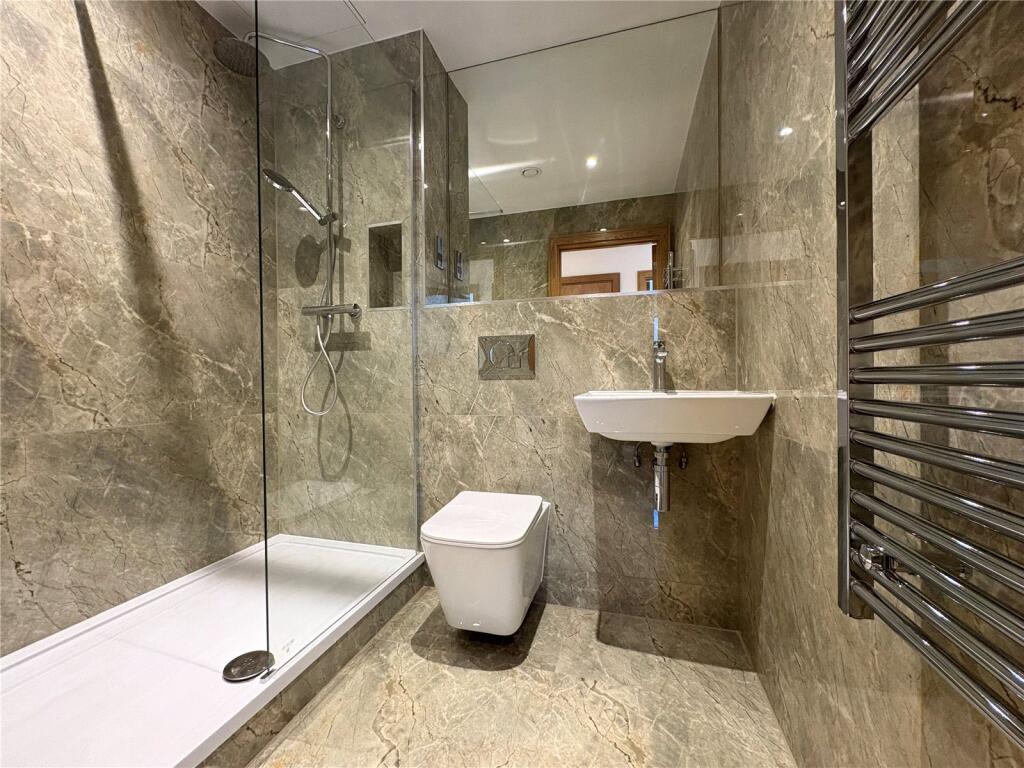 Apartment in Hart, Fleet - View 4