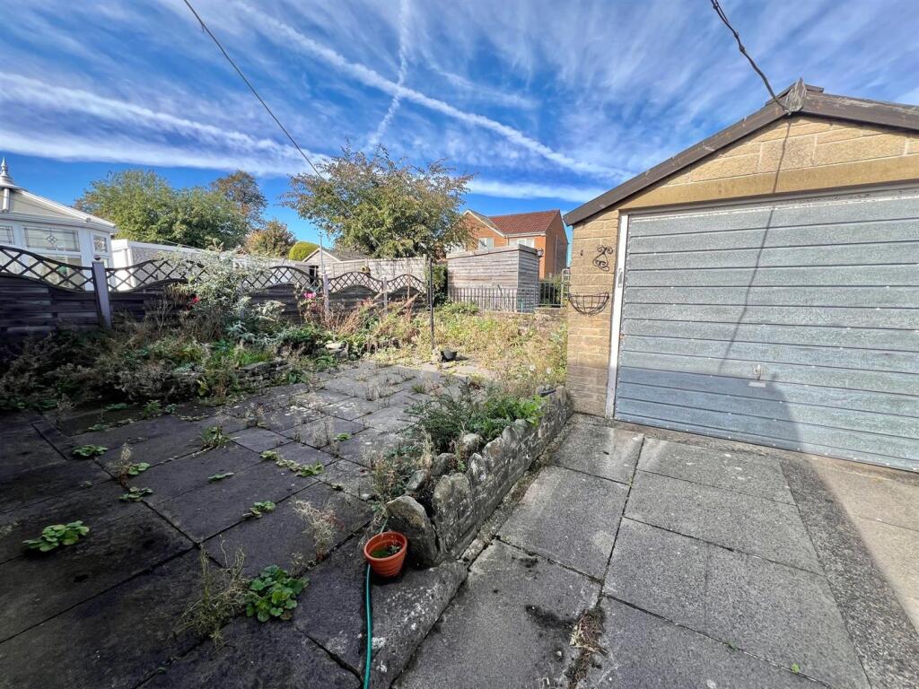 Moor Lane, Huddersfield photo 4