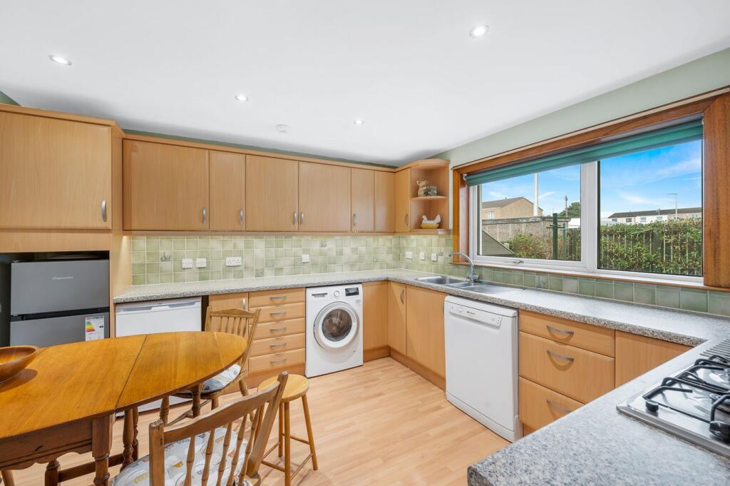 House in Kirkcaldy - More