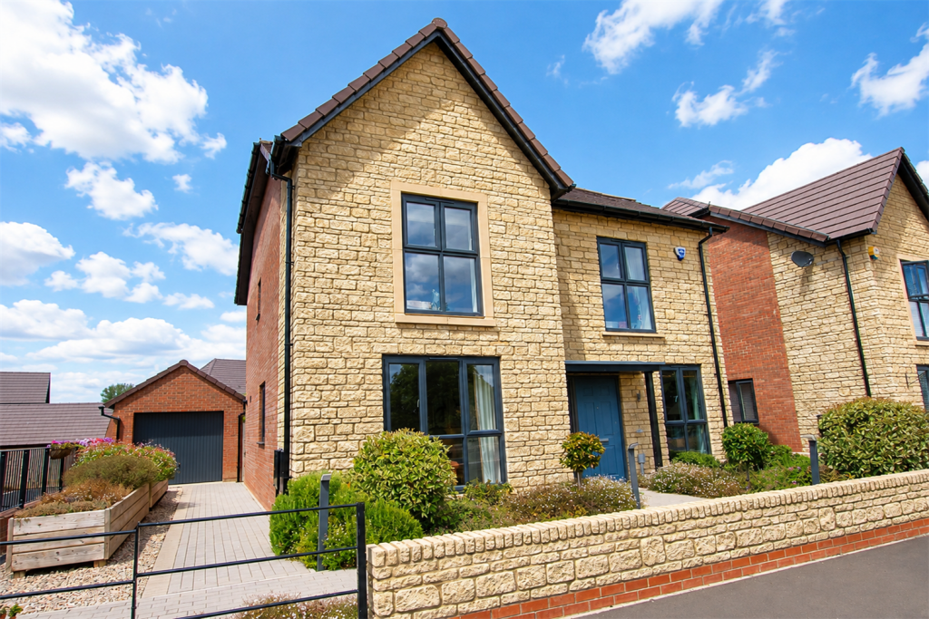 Main image of property: Redlands Way, SN3