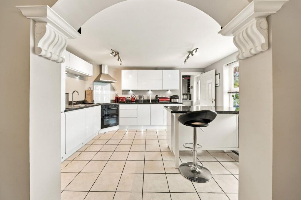 House in Ferndown, The Camelias - View 5