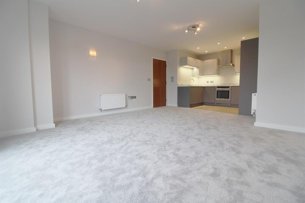 Apartment in Reading - View 2