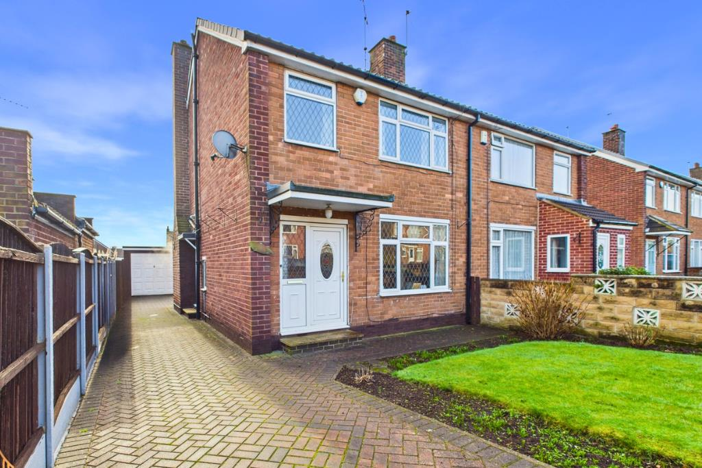 3-bed semi-detached on Eastfield Crescent, Woodlesford, Leeds, £265,000