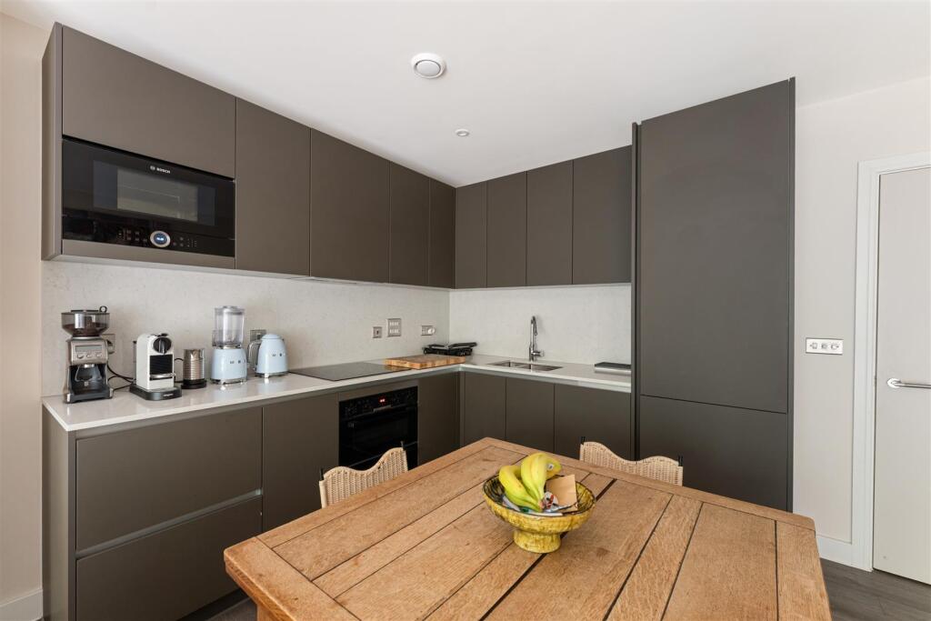 Apartment in London - View 3