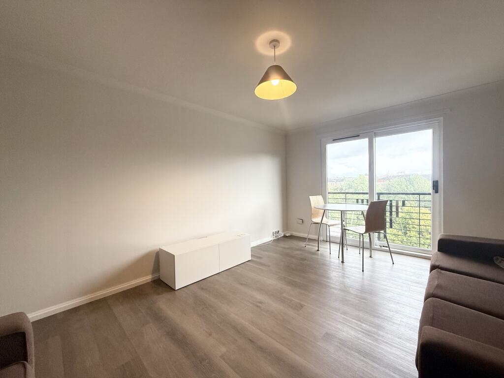 Apartment in Glasgow, North Kelvinside, Hillhead - View 4