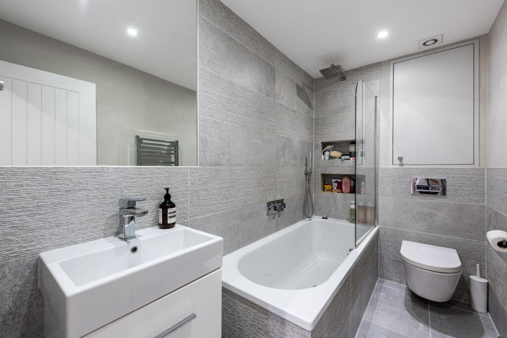 House in London - View 5