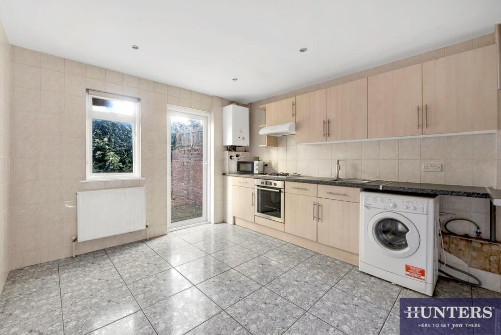 House in London - View 2