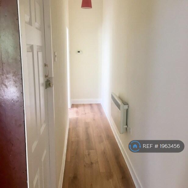 Apartment in Stoke-on-Trent - View 5