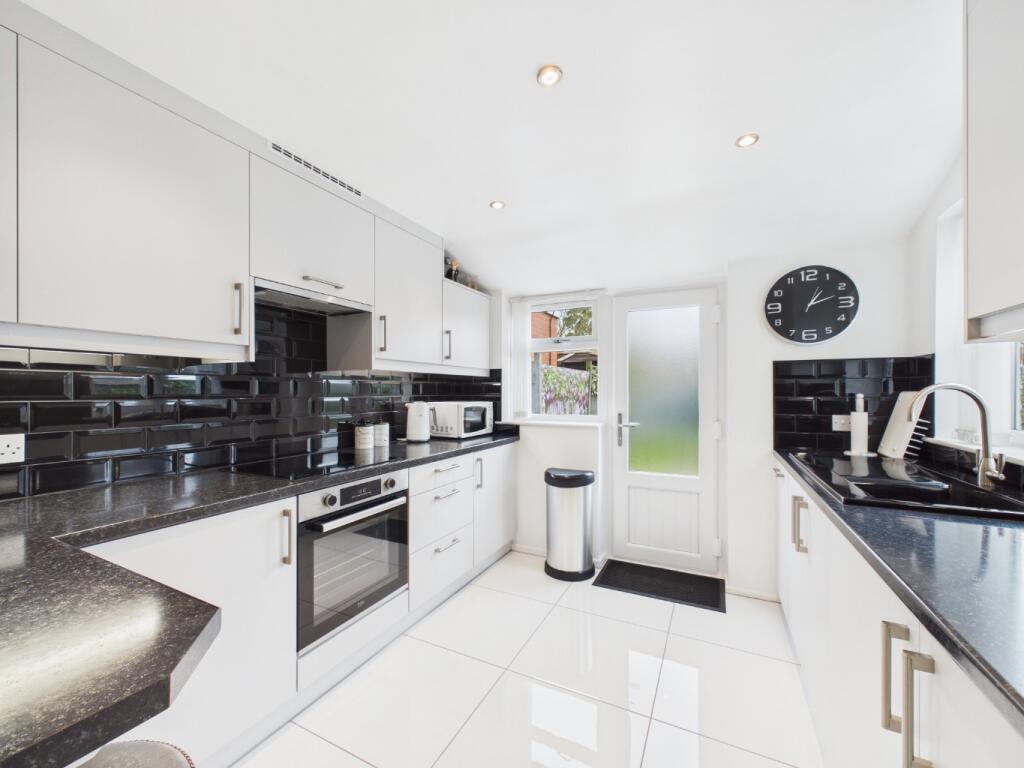 Tennyson Avenue, Hull, East Riding Of Yorkshire, HU5 3TW - View 2