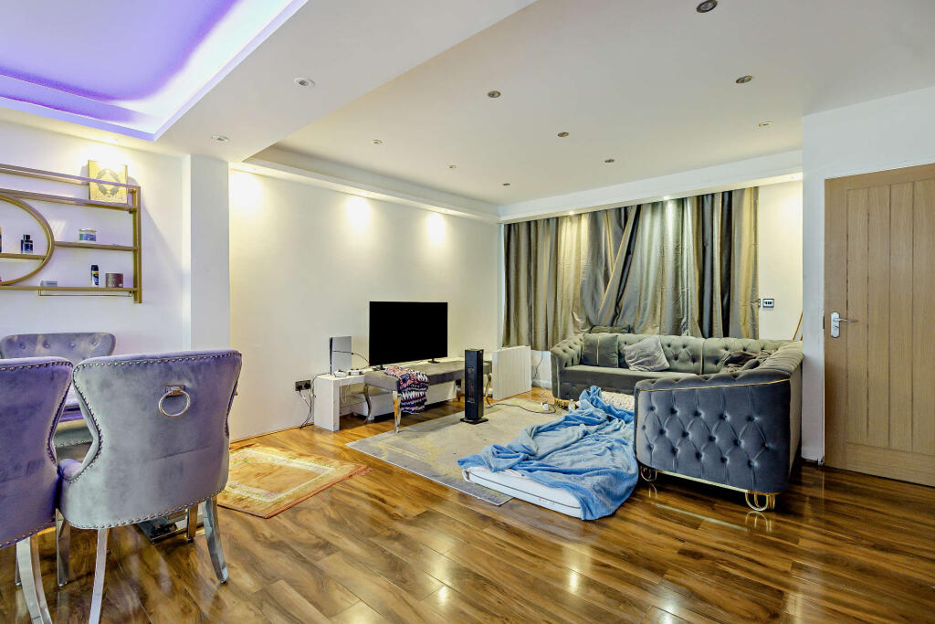 House in Romford - View 2