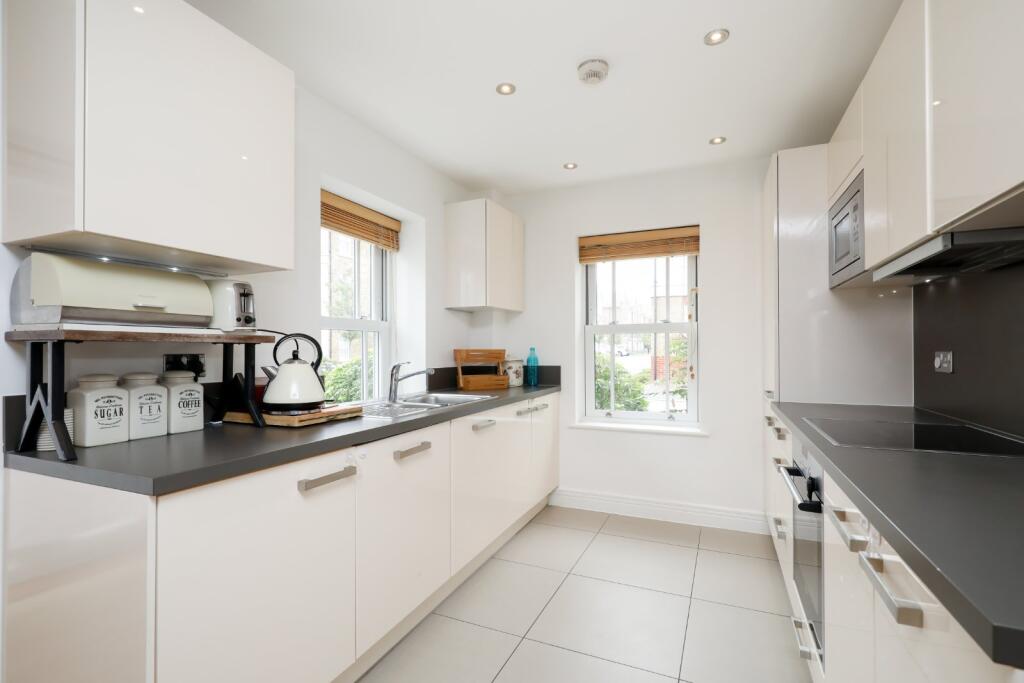 Apartment in London - View 5