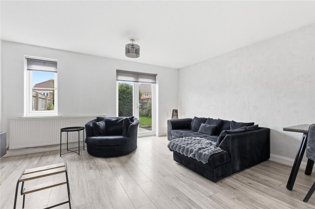 House in Middlesbrough, Lingfield Park, Coulby Newham - View 4
