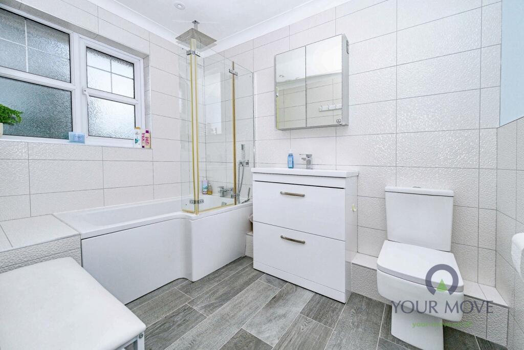 House in Hemel Hempstead - More