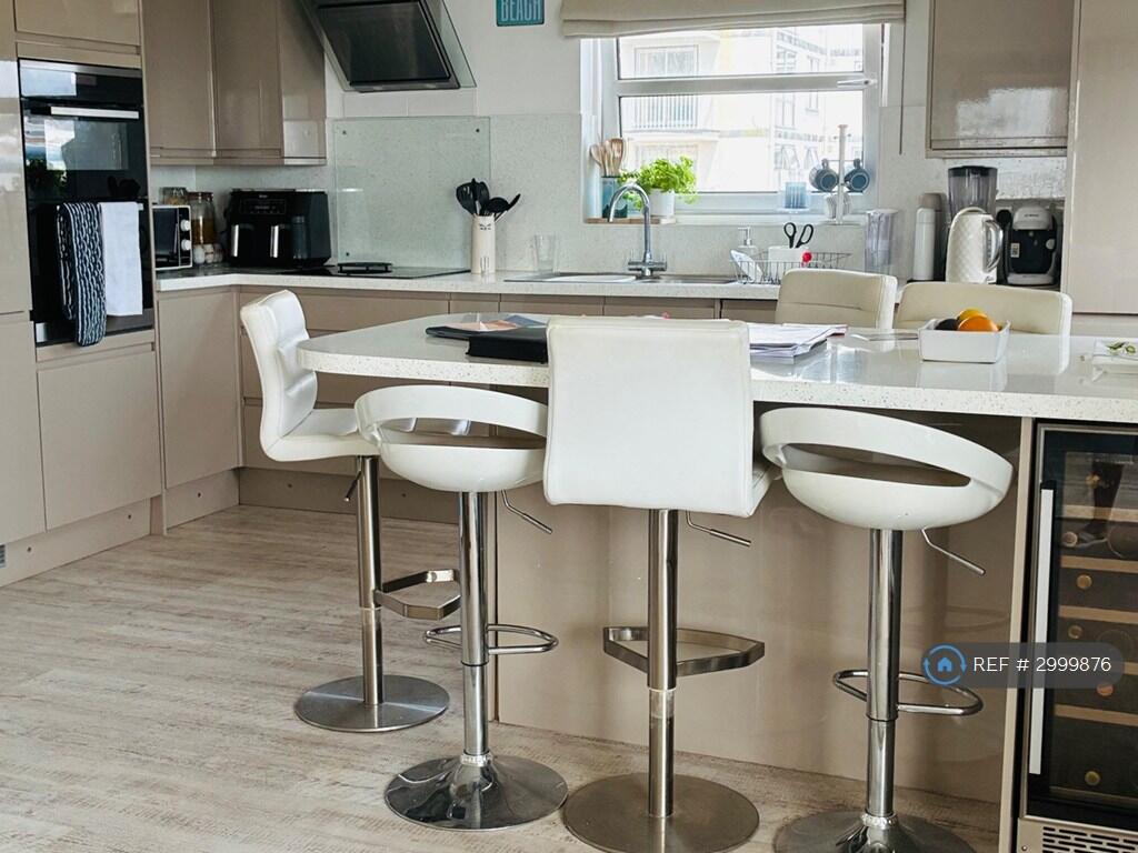 Apartment in Bournemouth - More