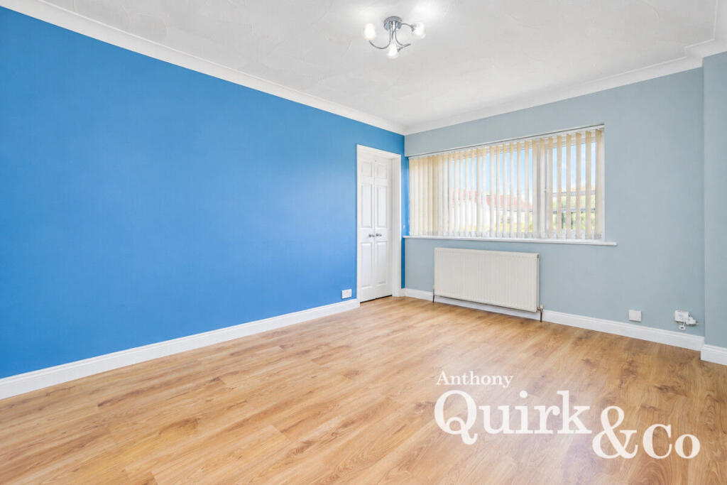 House in Castle Point, Canvey Island - View 3