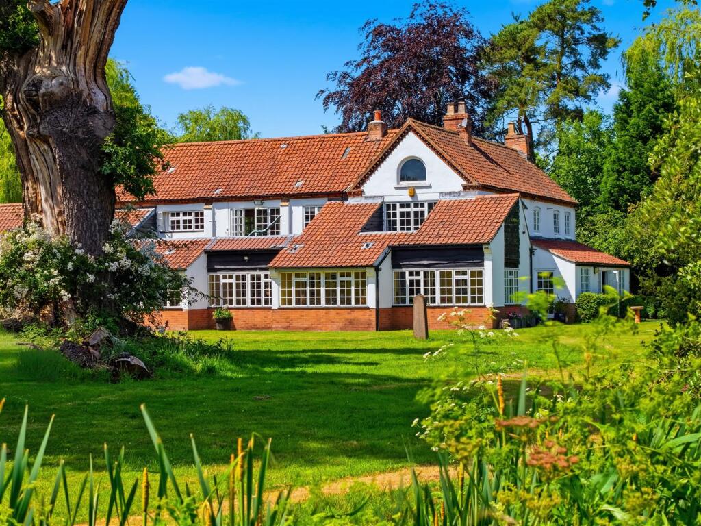 Main image of property: Epperstone By Pass, Woodborough, Nottingham