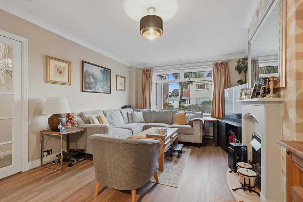 8 Grigor Drive, Edinburgh, EH4 2PJ photo 4
