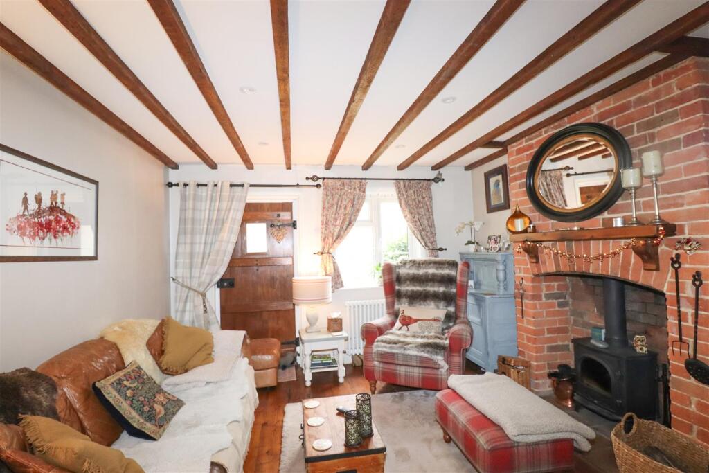 Minley Road, Blackwater, Camberley photo 3