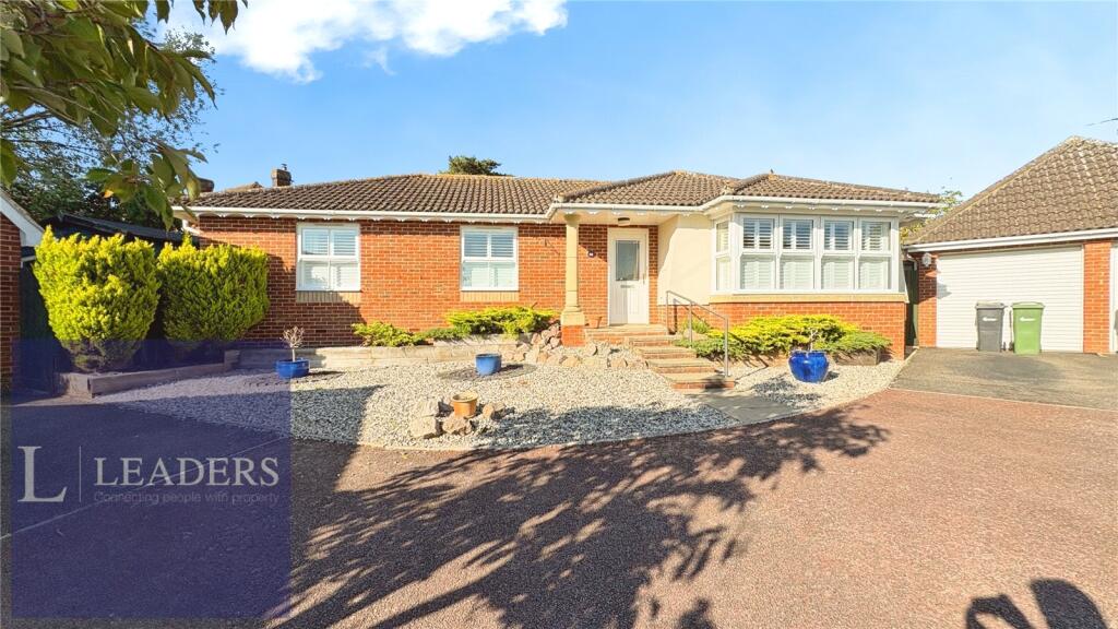3-bed house on Larks Rise, Halstead, Essex, £425,000