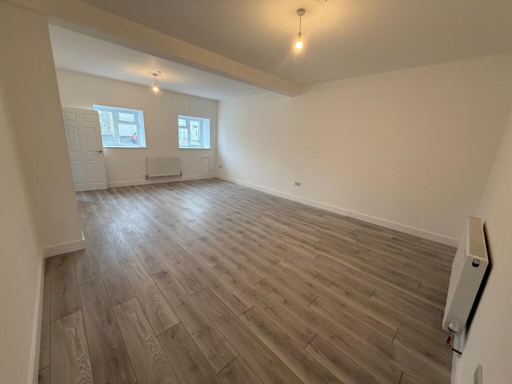 House in Llanelli - View 3