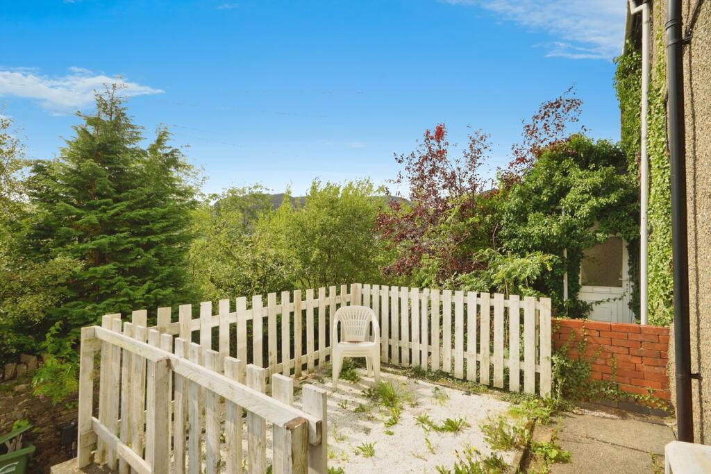 Pengelli Terrace, BLAENAU FFESTINIOG, Gwynedd, LL41 photo 2