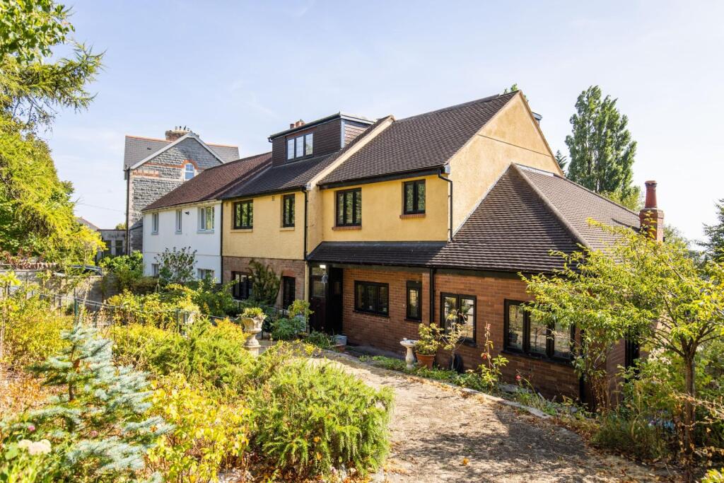 Main image of property: 8 Church Place South, Penarth, CF64 1BA