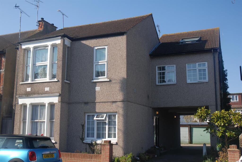 Main image of property: Cliffsea Grove, Leigh-On-Sea