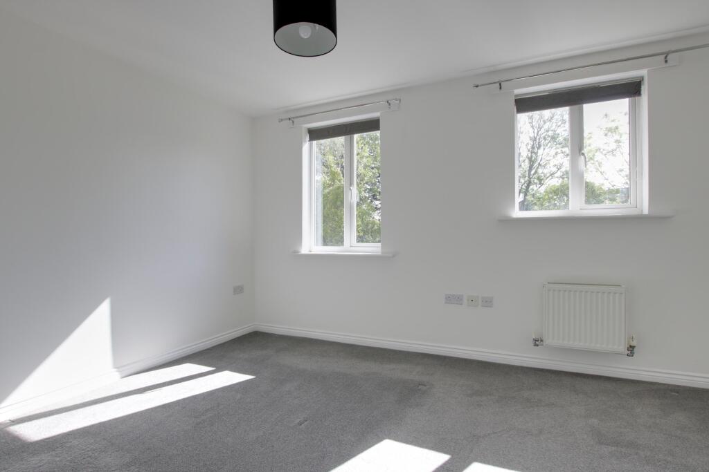 Apartment in Fareham, Hill Park - View 4